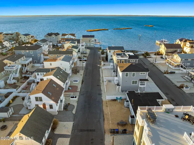 $1,249,000 | 20 East 87th Street, Beach Haven, NJ 08008