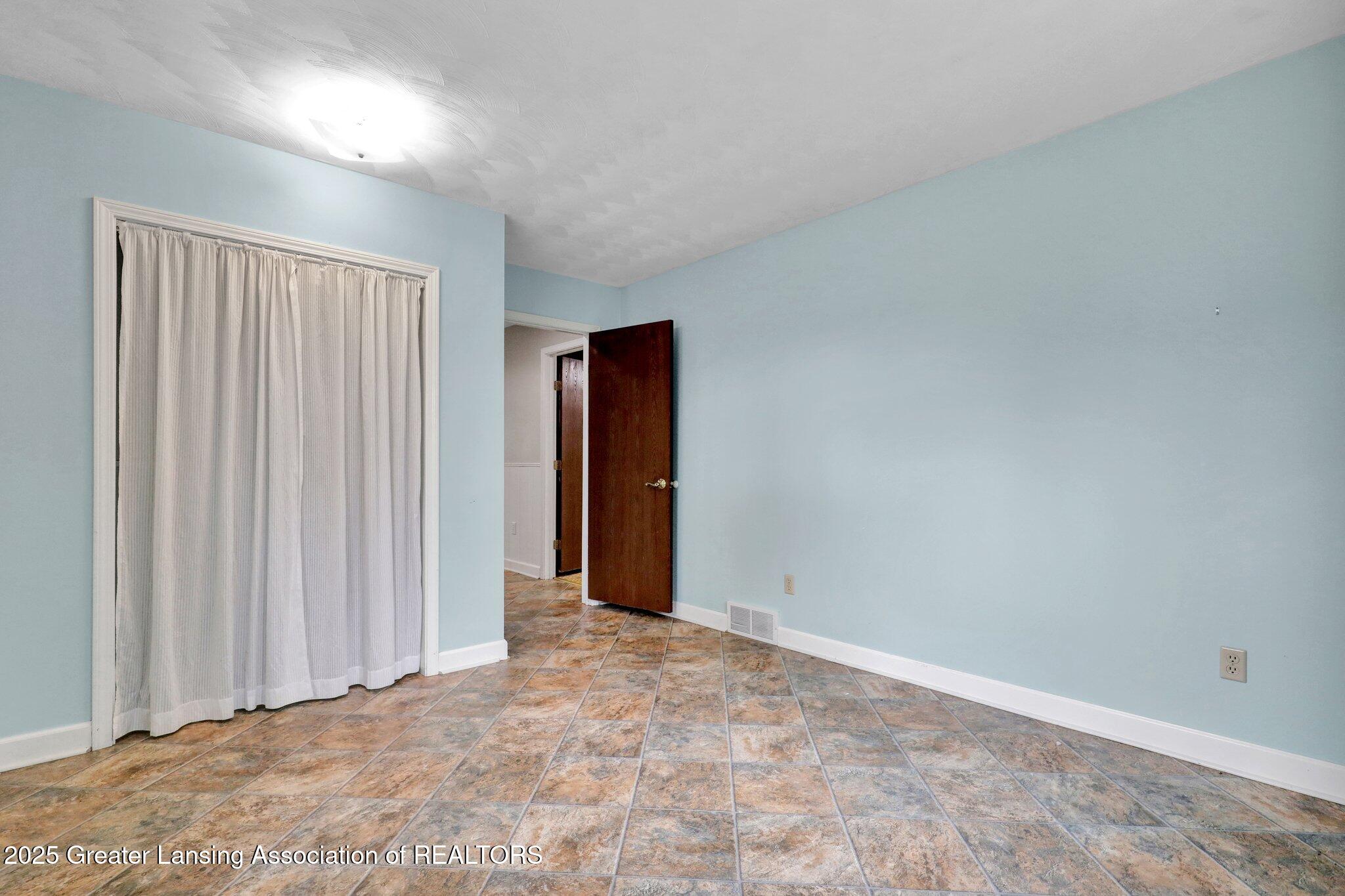 5715 West Barnes Road Eaton Rapids, MI 48827 - Photo 27 of 50 27-web-or-mls-Open Ended Media-26