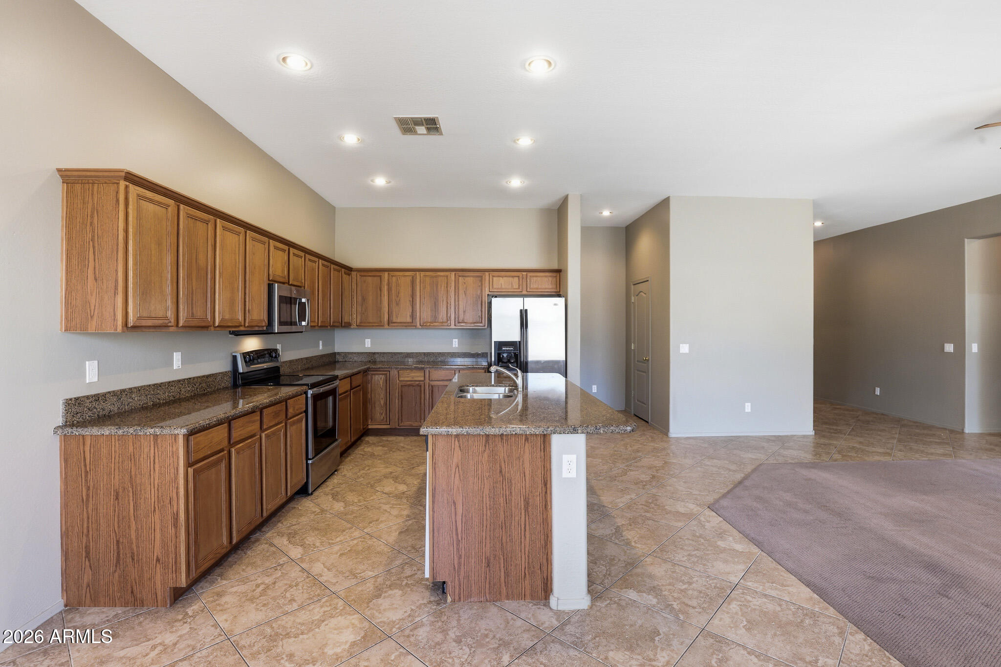 18185 West Rimrock Street Surprise, AZ 85388 - Photo 11 of 32 18185_W_Rimrock_St_Surprise_AZ_85388_008