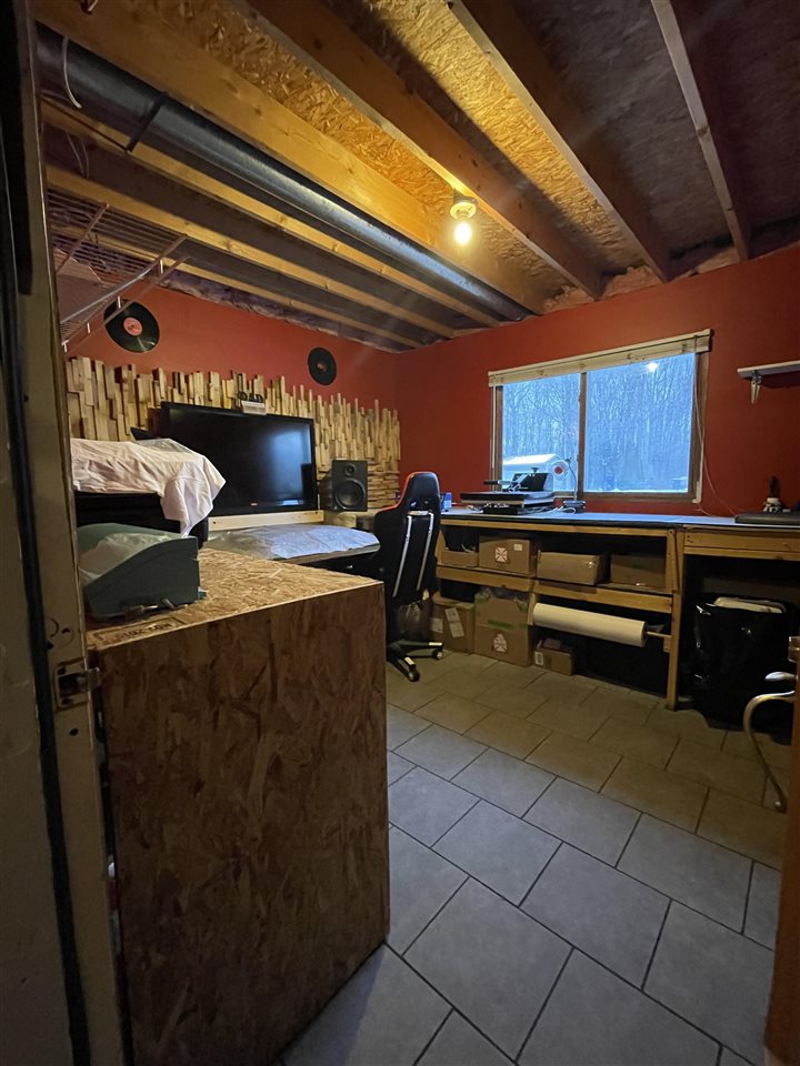1872 Lardie Road Traverse City, MI 49696 - Photo 31 of 33 1895383-31.JPG