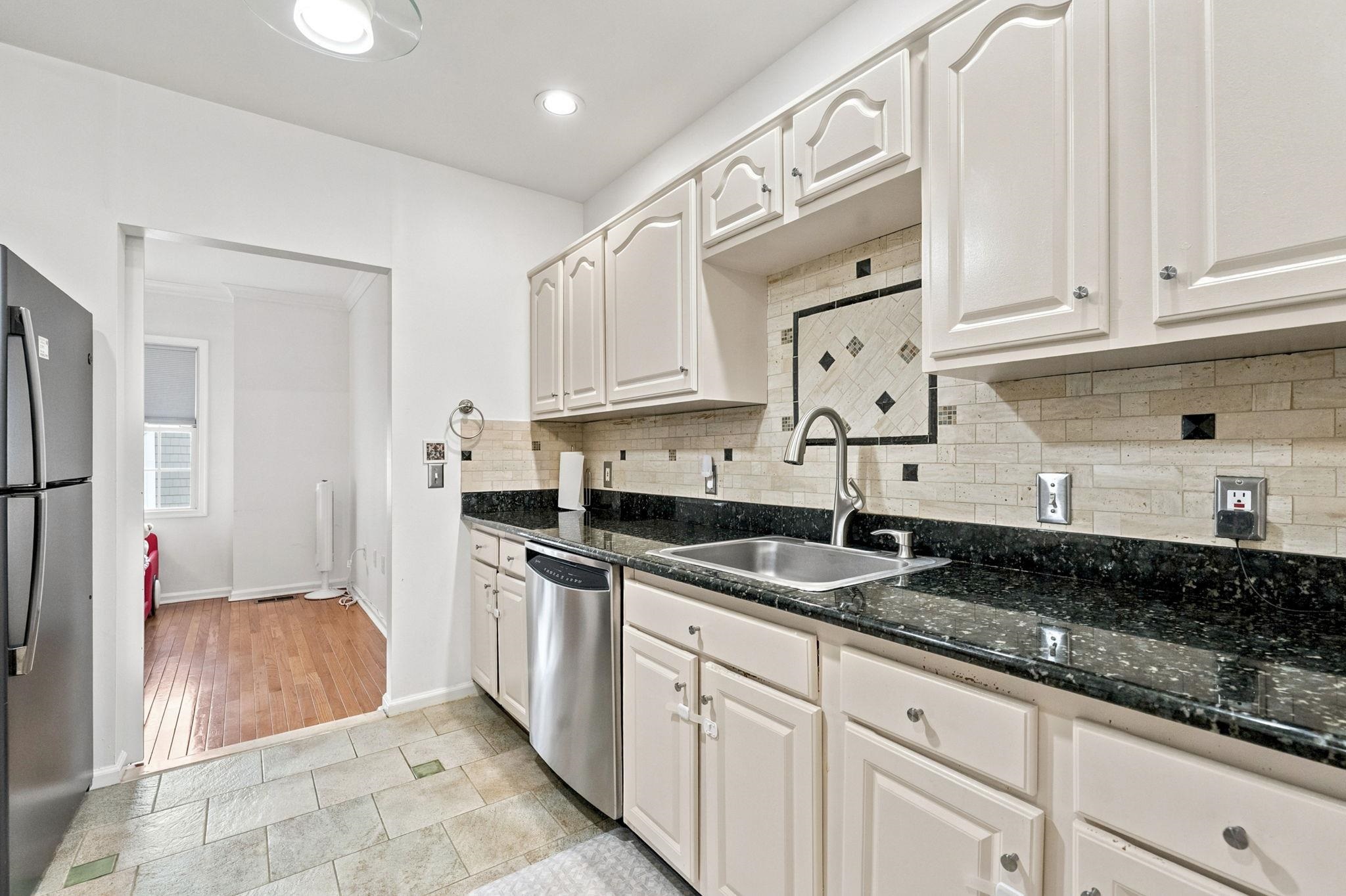 335 The Promenade, Unit 335 Edgewater, NJ 07020 - Photo 8 of 45 Gallery Image 8