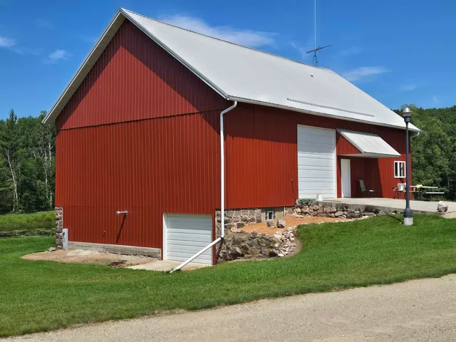 $469,000 | E3538 Boelter Road, Iola, WI 54945