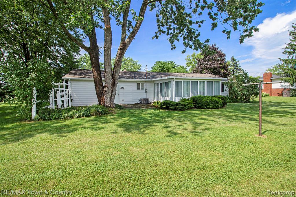 12055 West Pierson Road Flushing, MI 48433 - Photo 19 of 29