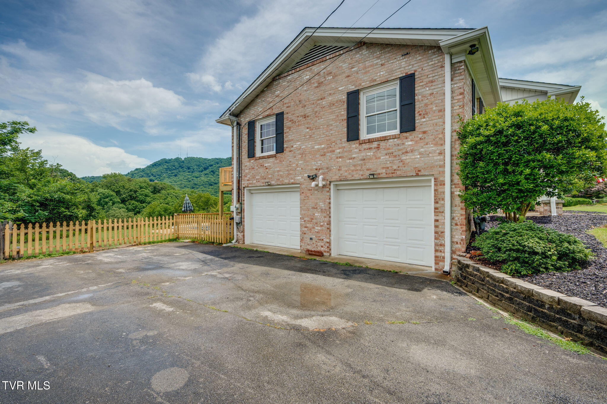 2125 Bonaire Road Kingsport, TN 37660 - Photo 39 of 49 036