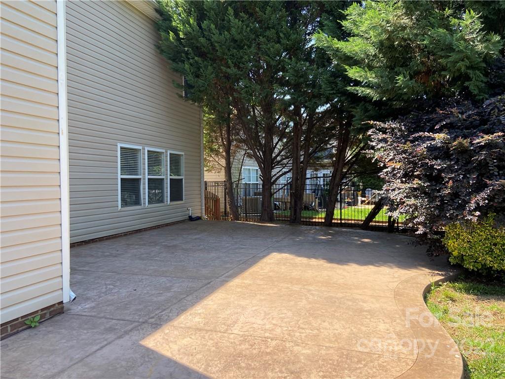 6734 Evanton Loch Road Charlotte, NC 28278 - Photo 6 of 34 a view of outdoor space and yard