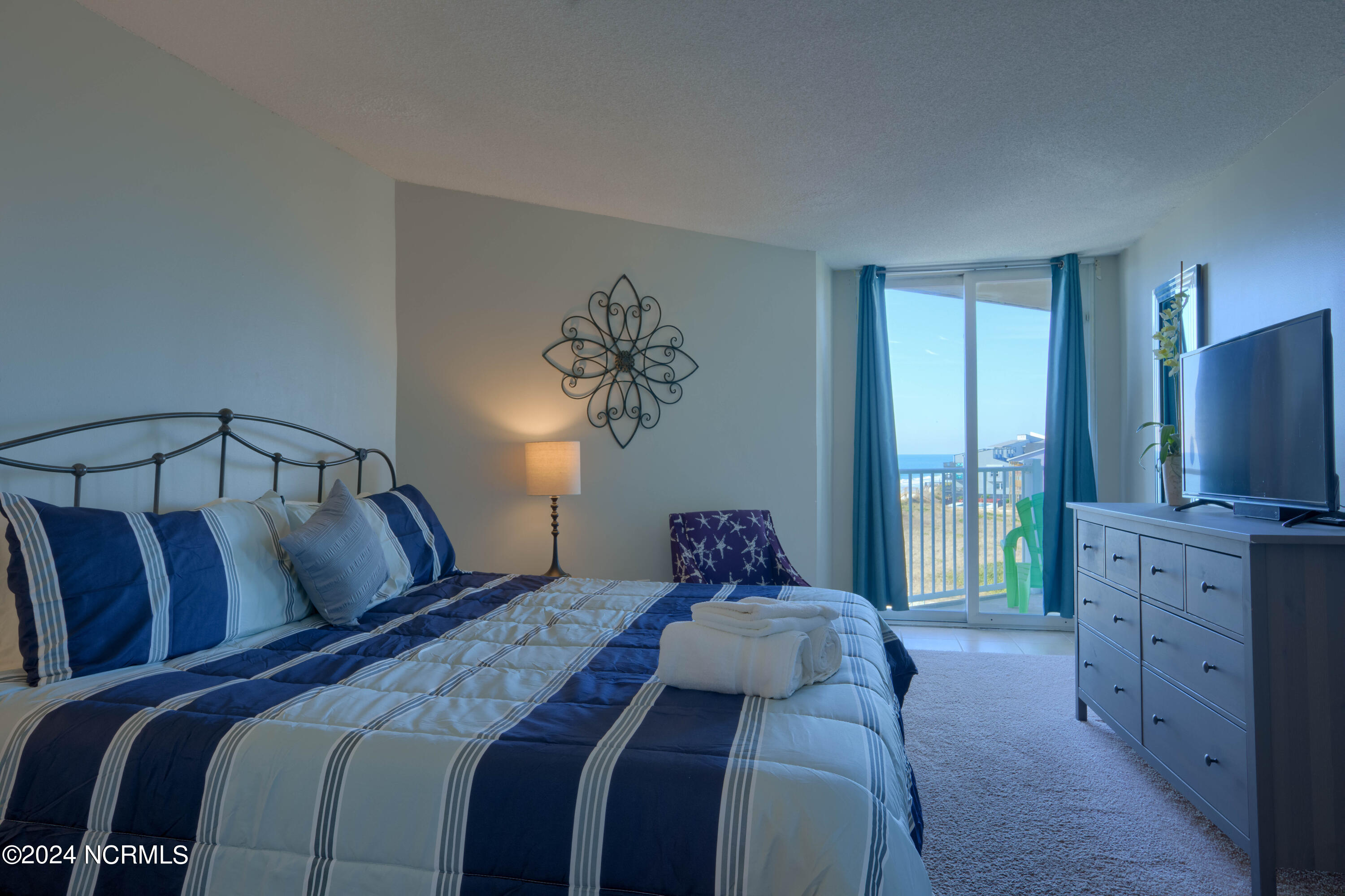 2000 New River Inlet Road, Unit 1305 North Topsail Beach, NC 28460 - Photo 11 of 21 1305 St Regis - Interiors_8