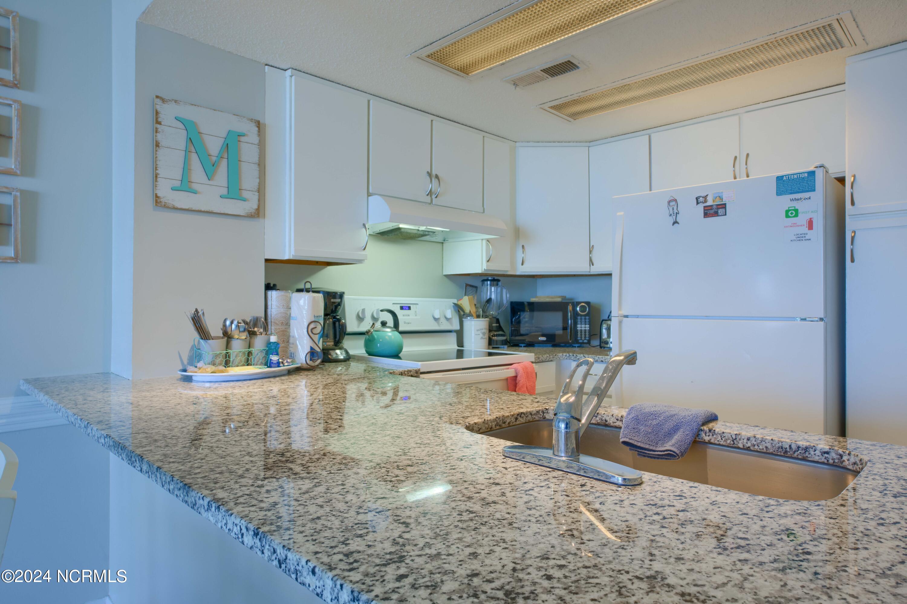 2000 New River Inlet Road, Unit 1305 North Topsail Beach, NC 28460 - Photo 6 of 21 1305 St Regis - Interiors_17