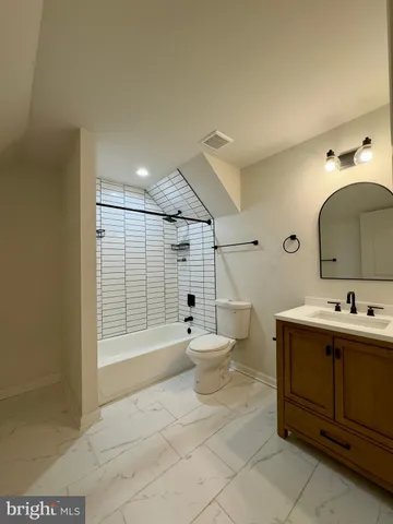 $2,500 | 3401 Glenmore Avenue, Baltimore, MD 21214