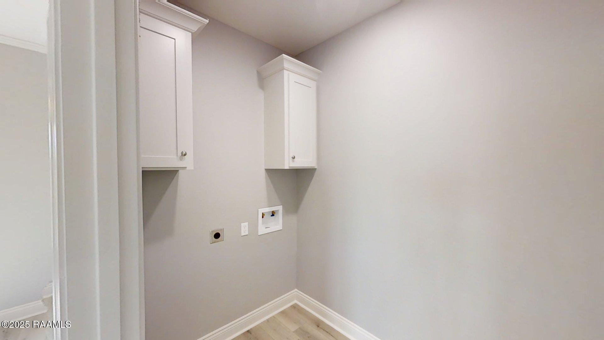 9916 Lou Ella Road Kaplan, LA 70548 - Photo 8 of 20 9916-Lou-Ella-Rd-Kaplan-LA- Laundry room