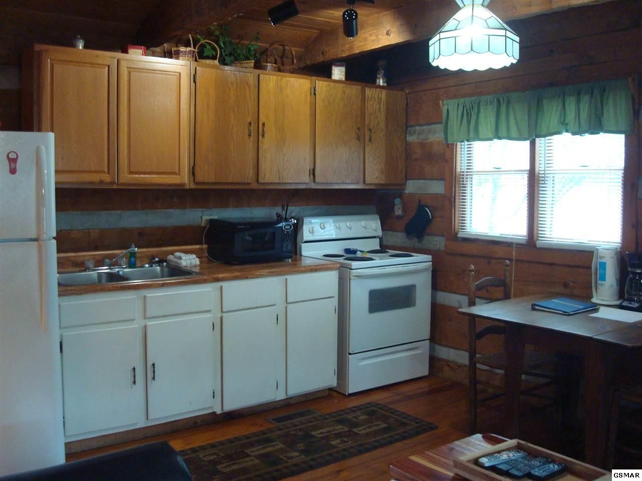 2231 Hidden Mountain Road, Unit SPLENDIDISOLATION Sevierville, TN 37876 - Photo 18 of 27 Gallery Image 18