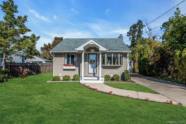 $483,000 | 105 16th Street, West Babylon, NY 11704