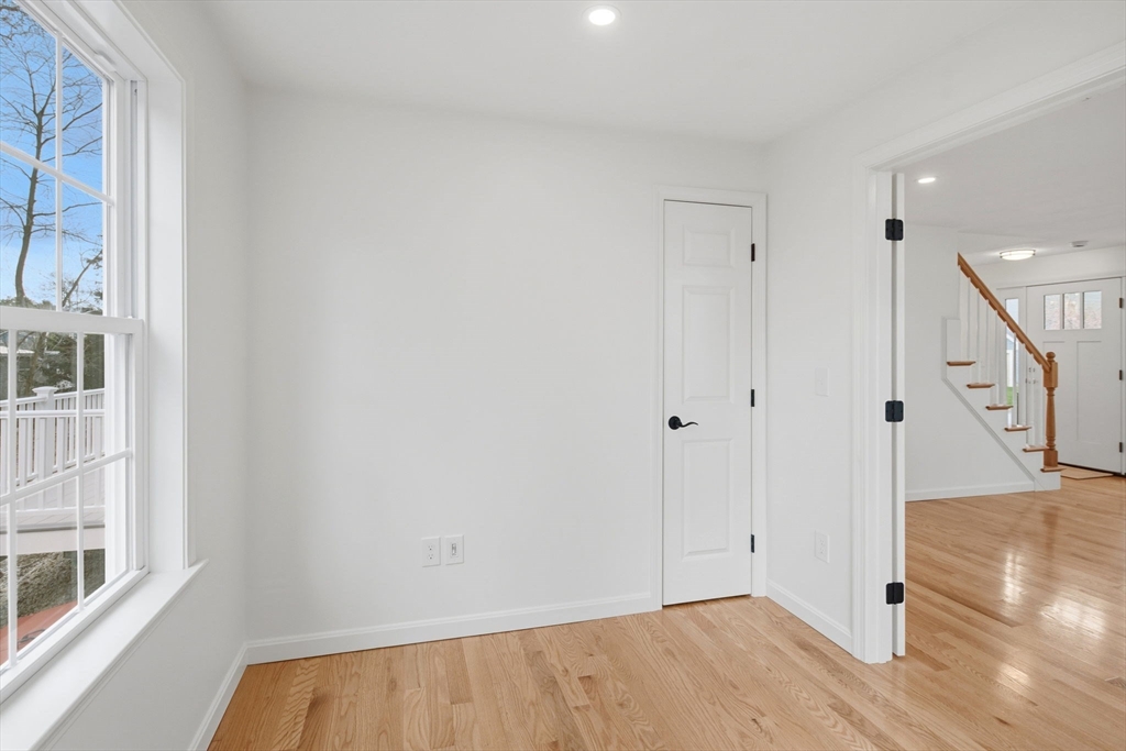 38 Colonial Road Webster, MA 01570 - Photo 14 of 41