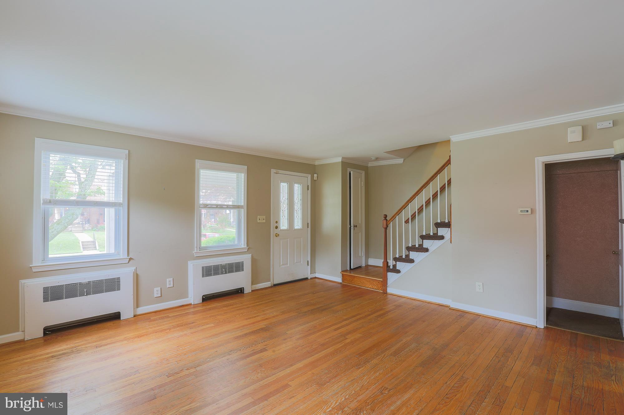 3743 Clarinth Road Baltimore, MD 21215 - Photo 3 of 16 living room