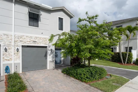 $3,500 | 844 Northwest 3rd Way, Unit 844, Pompano Beach, FL 33060