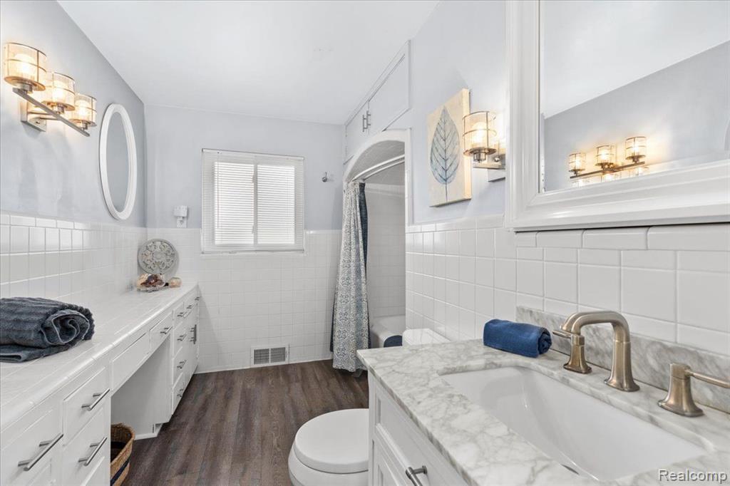 1933 John R Road Rochester Hills, MI 48307 - Photo 22 of 60