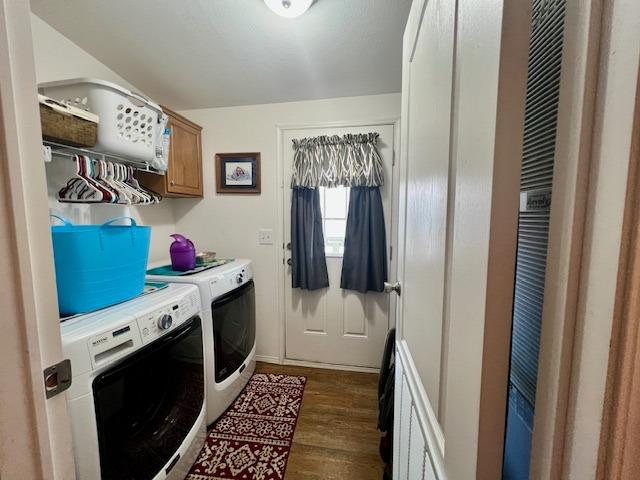 1650 Villa Avenue, Unit 9 Clovis, CA 93612 - Photo 29 of 29 a kitchen with stainless steel appliances granite countertop a refrigerator and a stove
