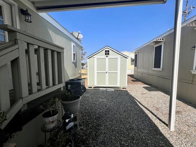 1650 Villa Avenue, Unit 9 Clovis, CA 93612 - Photo 3 of 29 a view of a house with backyard and porch