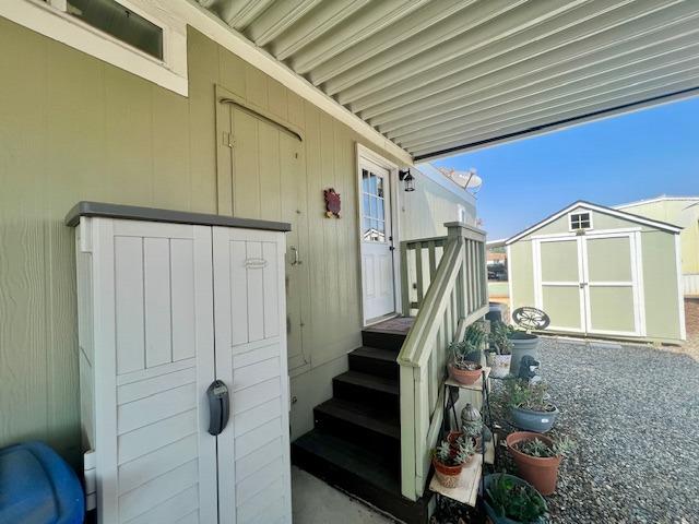 1650 Villa Avenue, Unit 9 Clovis, CA 93612 - Photo 4 of 29 a view of entryway with wooden floor