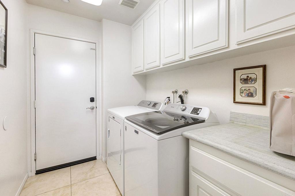40238 Rosewell Court Temecula, CA 92591 - Photo 20 of 38 a view of a sink and cabinets