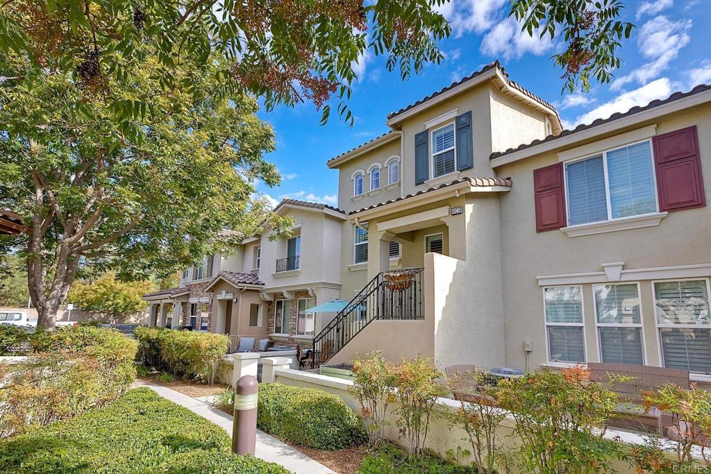 40238 Rosewell Court Temecula, CA 92591 - Photo 2 of 38 front view of a house with a yard