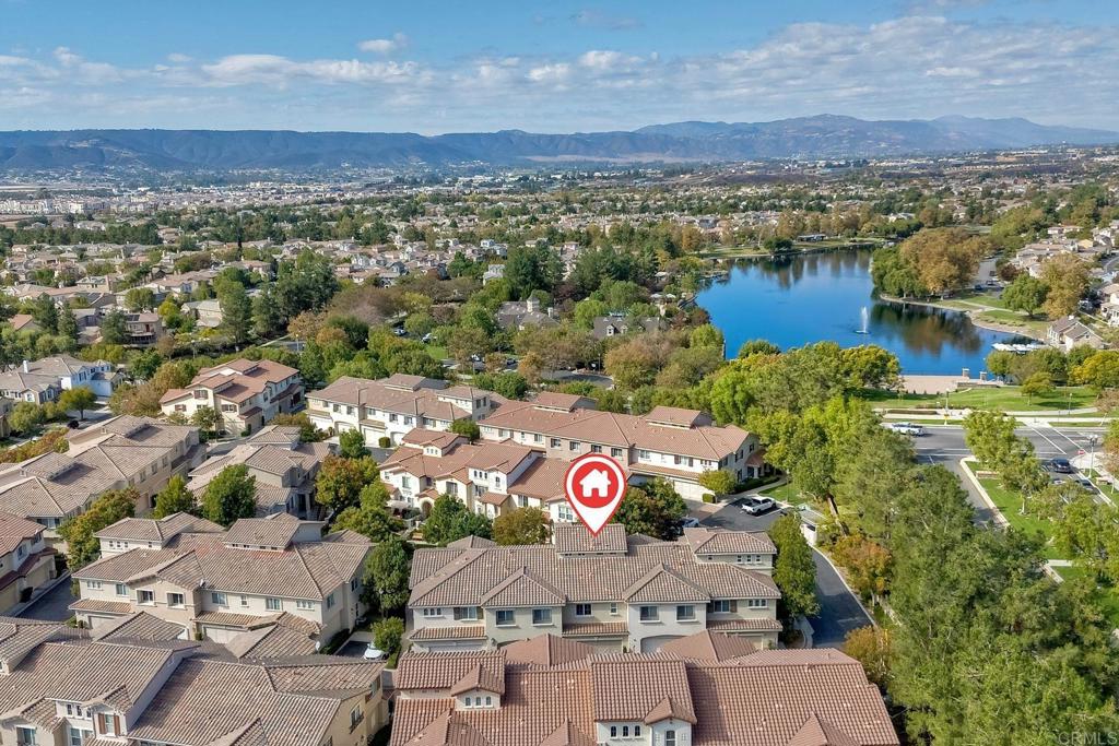 40238 Rosewell Court Temecula, CA 92591 - Photo 35 of 38 an aerial view of multiple house