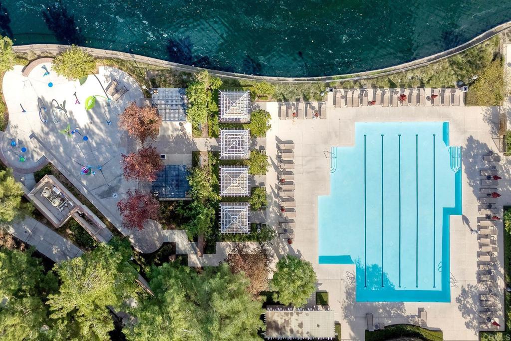 40238 Rosewell Court Temecula, CA 92591 - Photo 37 of 38 a view of a with sign