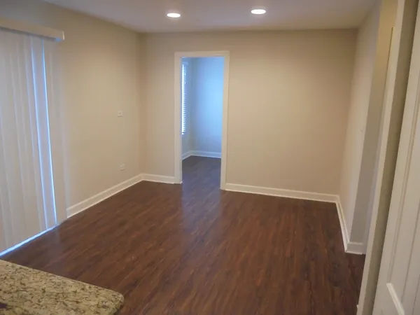 $1,895 | 3335 Southport Drive, Island Lake, IL 60042