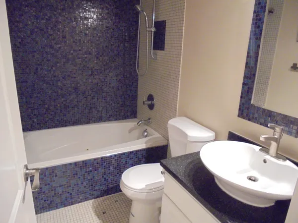 $1,895 | 3335 Southport Drive, Island Lake, IL 60042