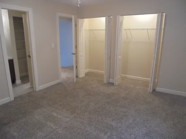 $1,895 | 3335 Southport Drive, Island Lake, IL 60042