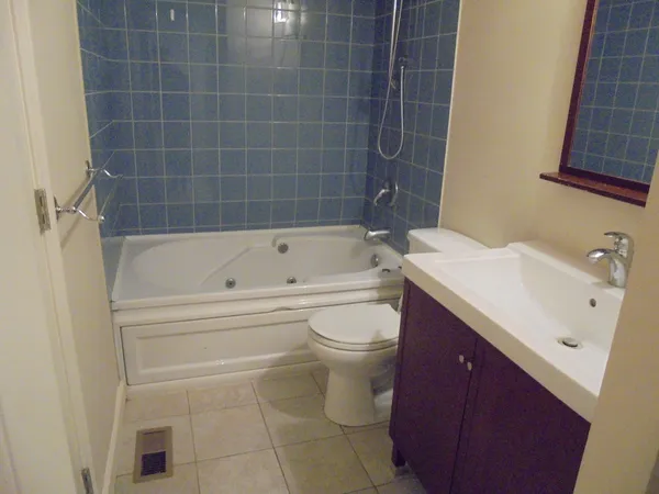 $1,895 | 3335 Southport Drive, Island Lake, IL 60042