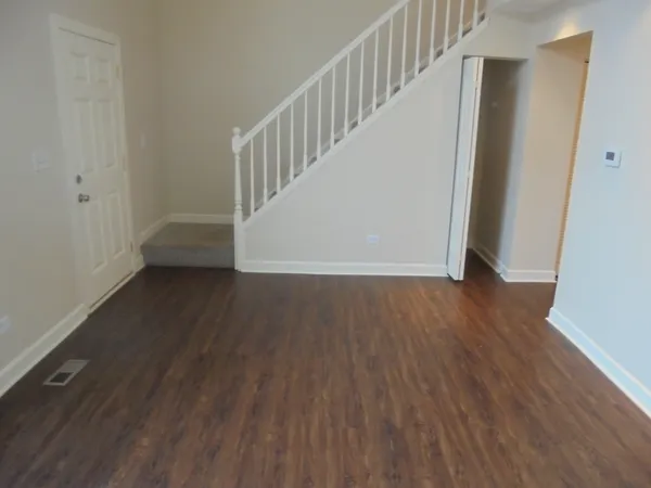 $1,895 | 3335 Southport Drive, Island Lake, IL 60042