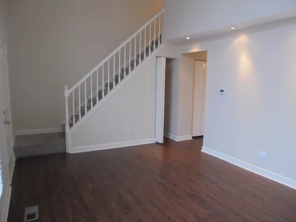 $1,895 | 3335 Southport Drive, Island Lake, IL 60042