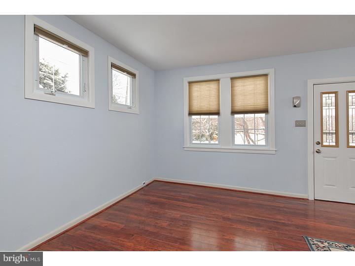 1055 Cattell Road Wenonah, NJ 08090 - Photo 4 of 16 Living Room