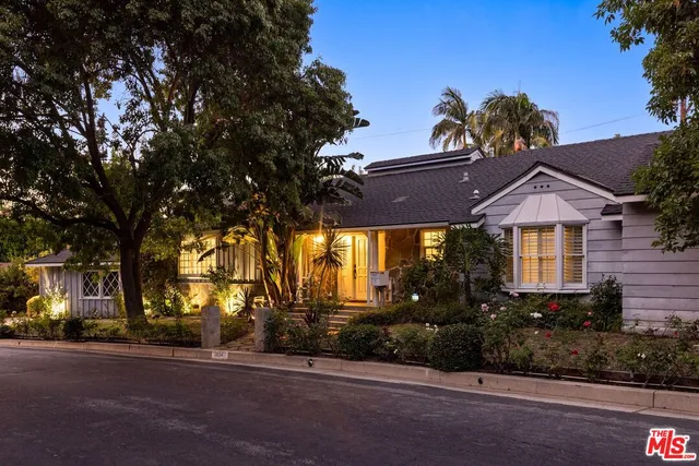 $1,650,000 | 3854 Vineland Avenue, Studio City, CA 91604