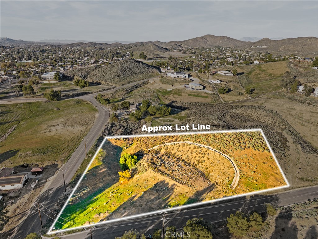 23930 Beverly Drive Menifee, CA 92587 - Photo 17 of 18 an aerial view of residential houses with outdoor space
