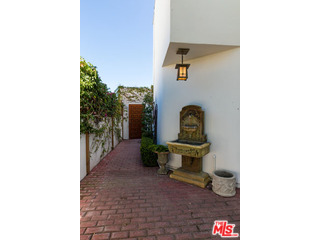 29221 Heathercliff Road, Unit 12 Malibu, CA 90265 - Photo 16 of 17