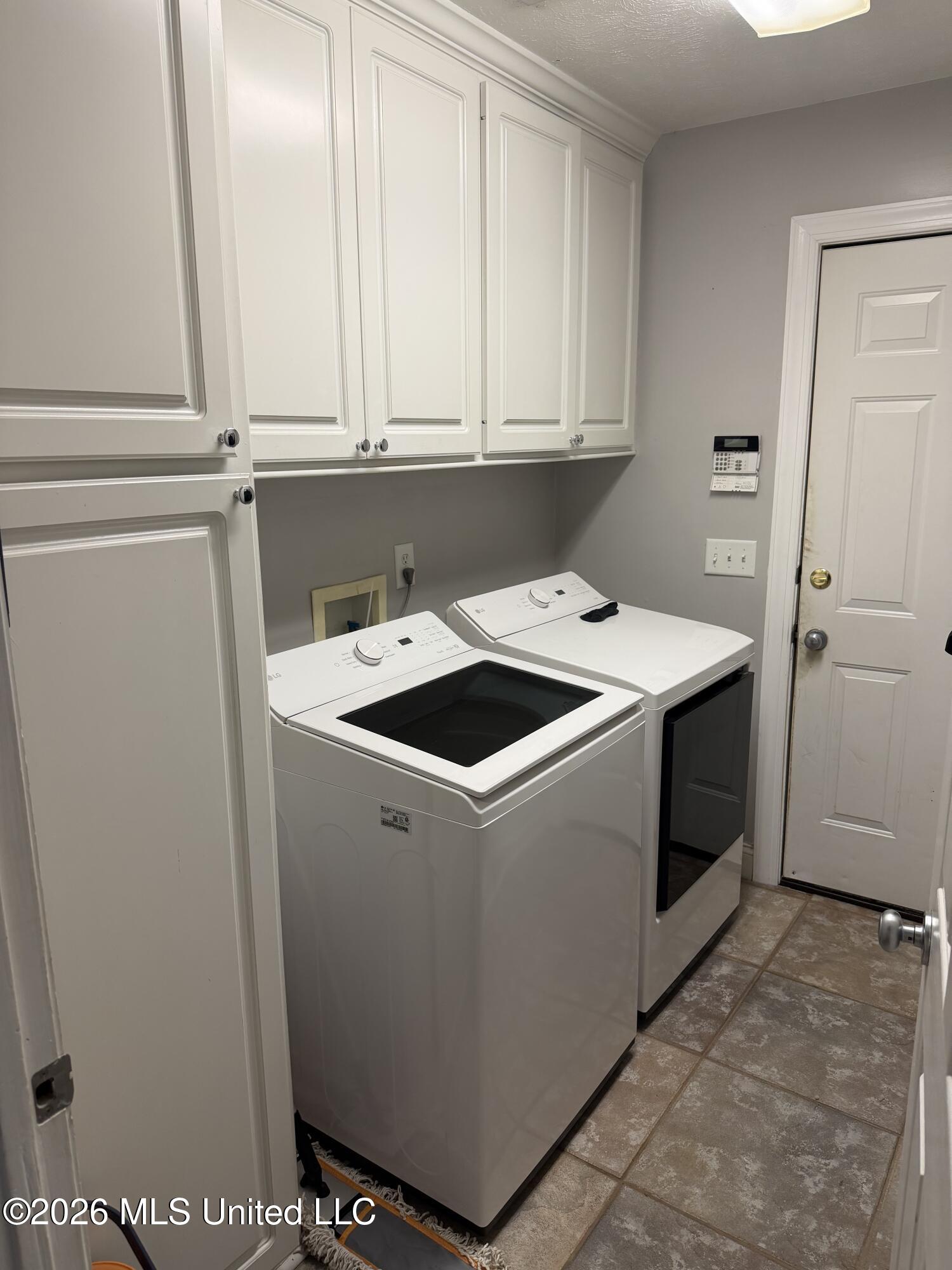 229 Camelot Way Brandon, MS 39047 - Photo 9 of 25 laundry