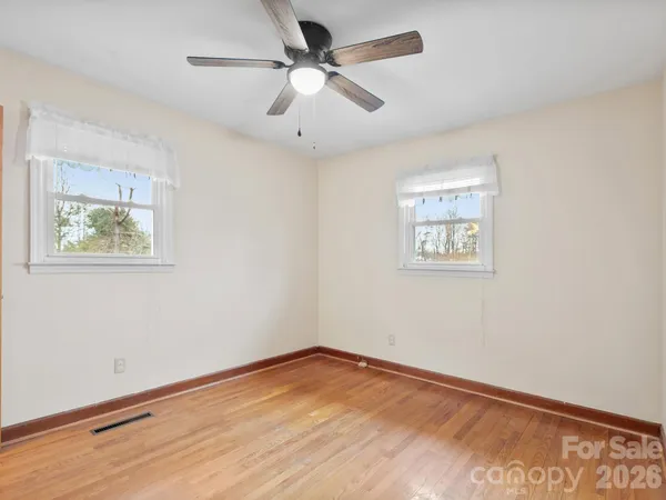 $389,000 | 608 South Buena Vista Drive, Hendersonville, NC 28792