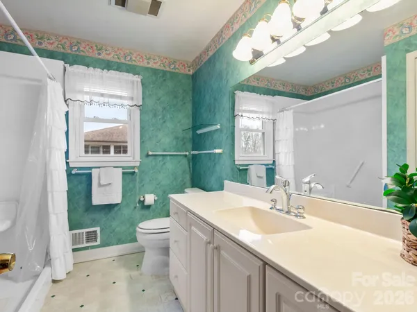 $389,000 | 608 South Buena Vista Drive, Hendersonville, NC 28792