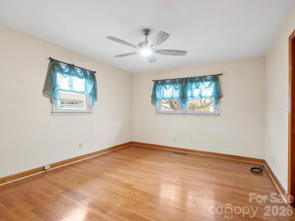 $389,000 | 608 South Buena Vista Drive, Hendersonville, NC 28792