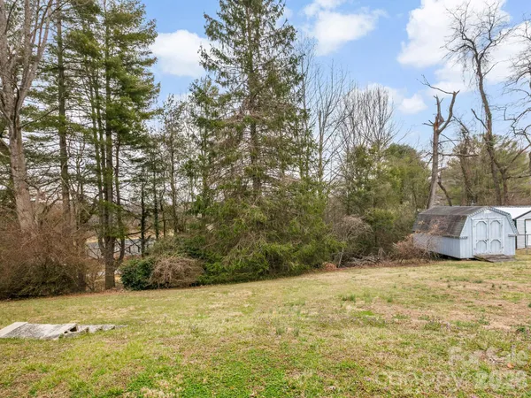 $389,000 | 608 South Buena Vista Drive, Hendersonville, NC 28792