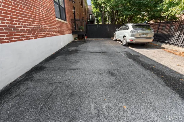 $215,000 | 4449 Olive Street, Unit 103, St. Louis, MO 63108