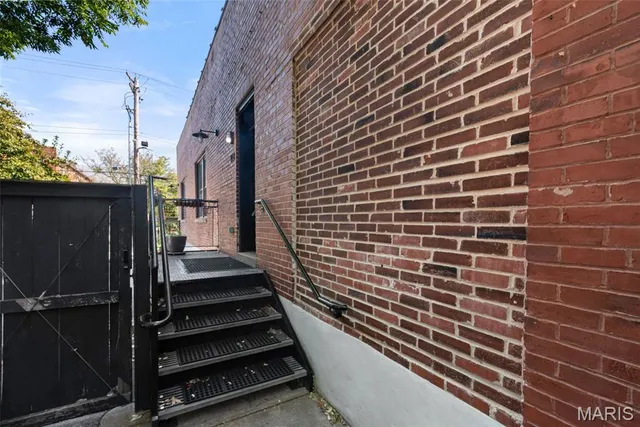 $215,000 | 4449 Olive Street, Unit 103, St. Louis, MO 63108