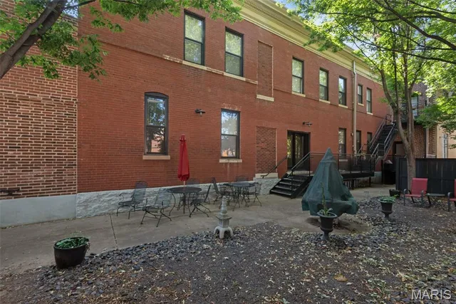 $215,000 | 4449 Olive Street, Unit 103, St. Louis, MO 63108