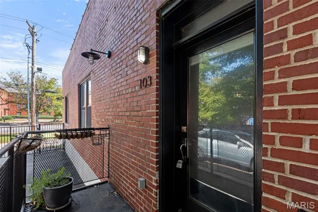 $215,000 | 4449 Olive Street, Unit 103, St. Louis, MO 63108