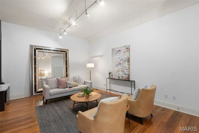 $215,000 | 4449 Olive Street, Unit 103, St. Louis, MO 63108