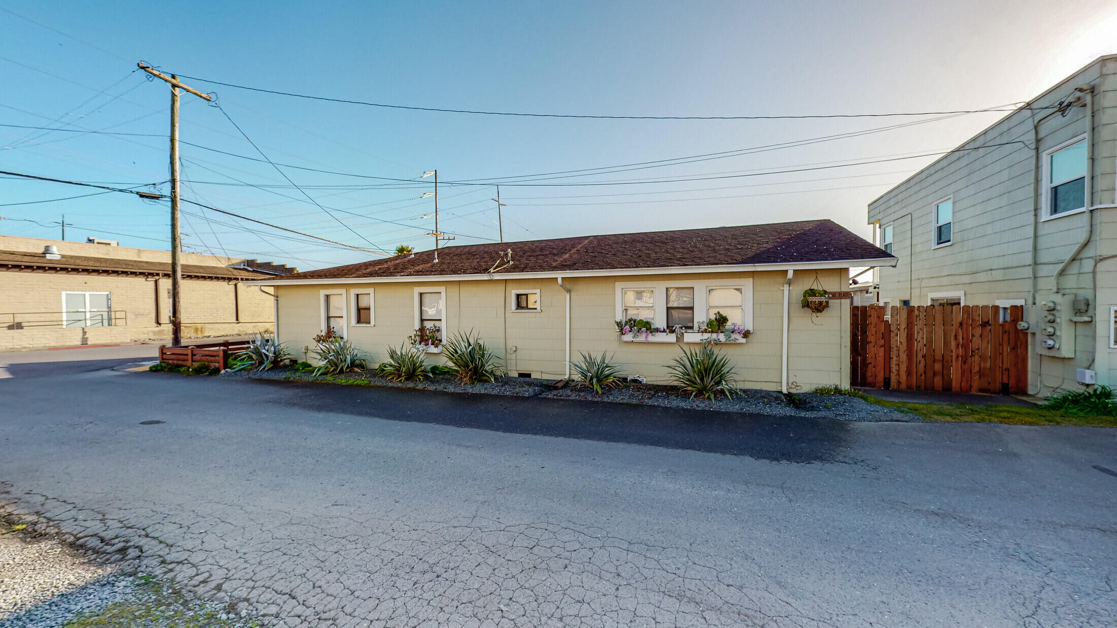 541 F Street Arcata, CA 95521 - Photo 4 of 87