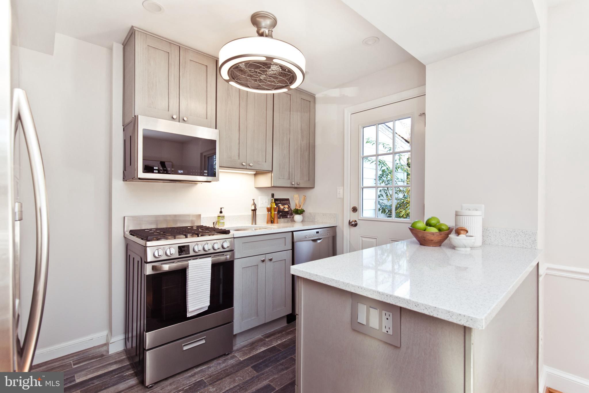 5501 7th Road South Arlington, VA 22204 - Photo 6 of 28 Gallery Image 6