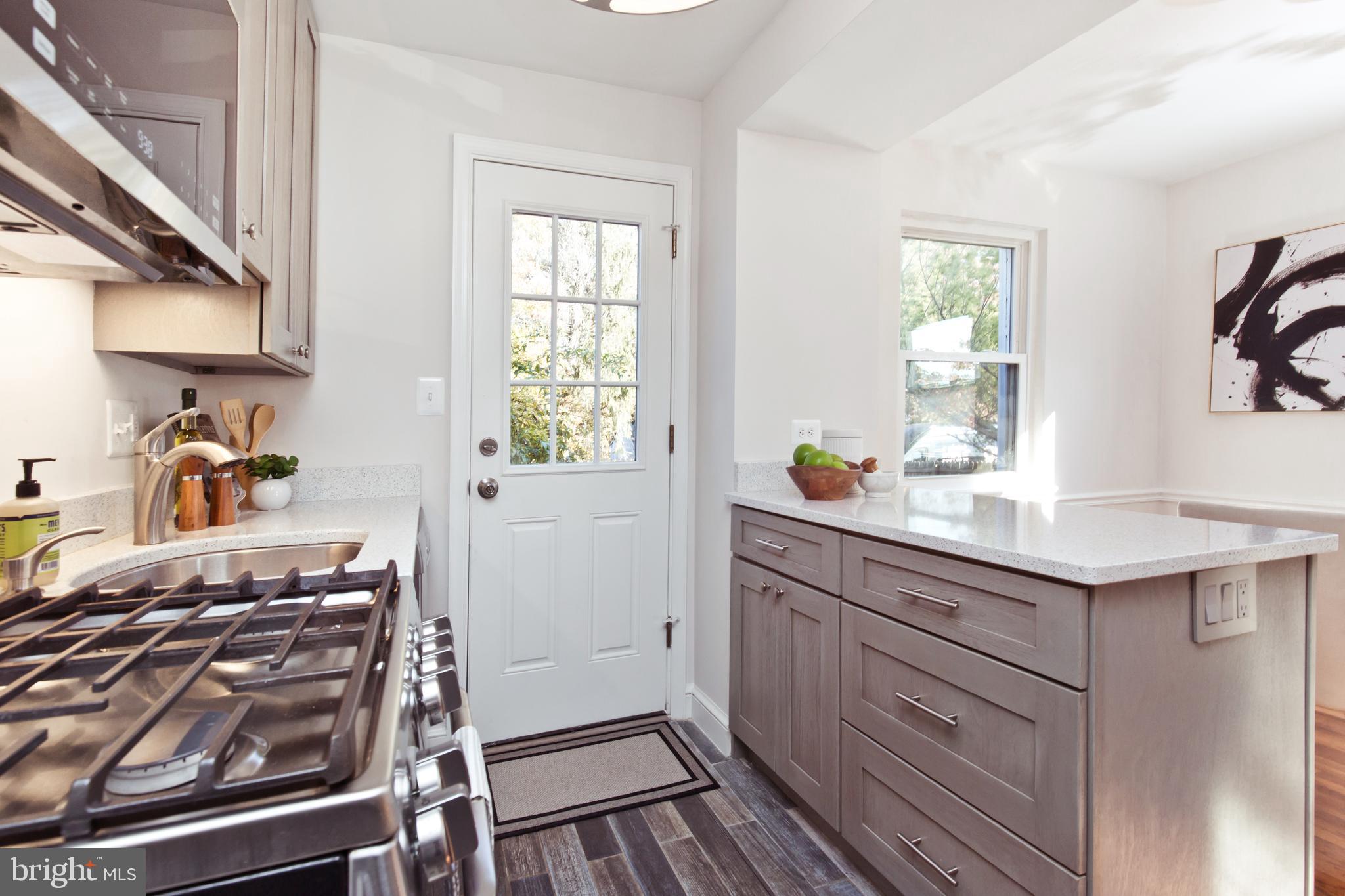 5501 7th Road South Arlington, VA 22204 - Photo 7 of 28 Gallery Image 7