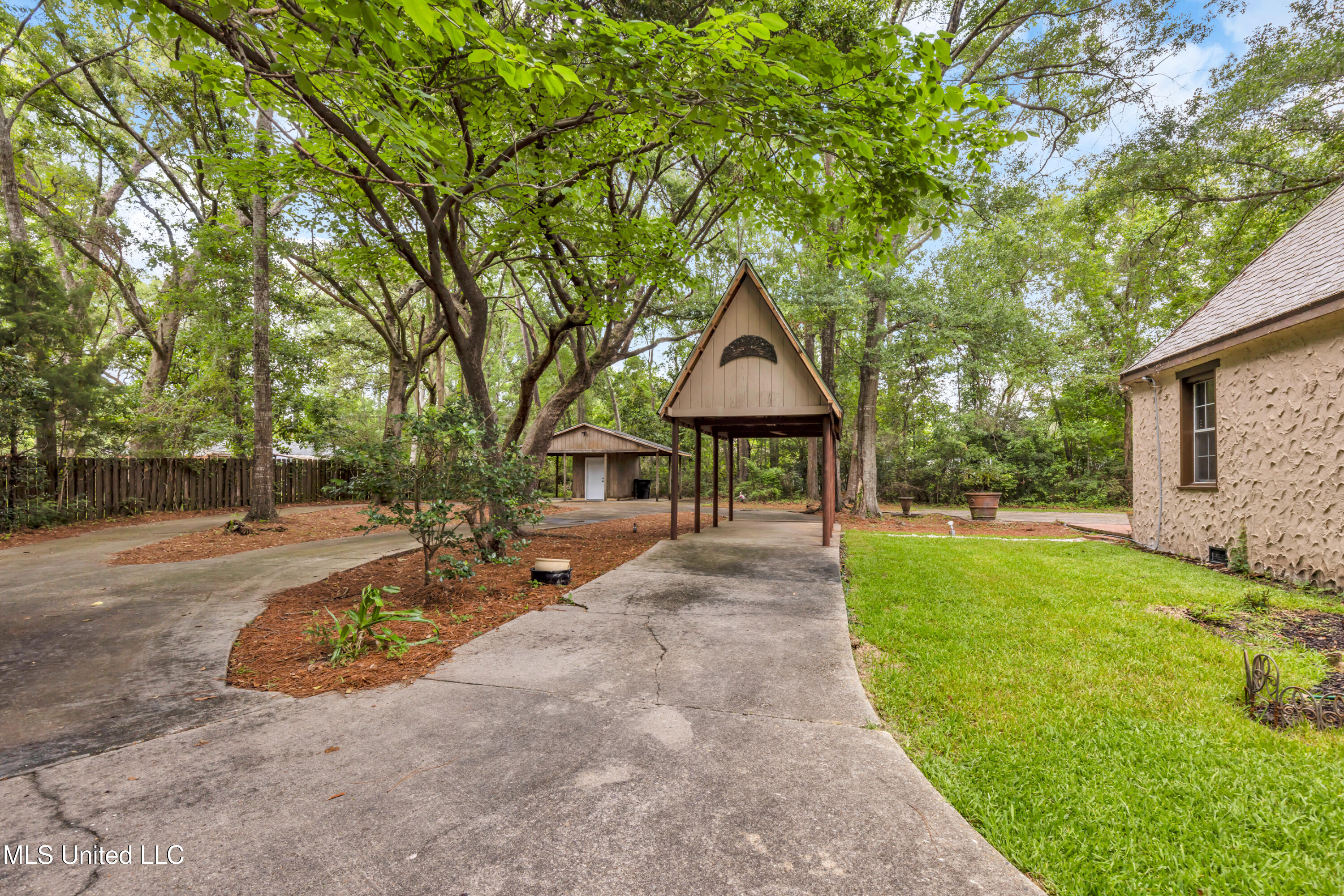 6200 Ridge Road Ocean Springs, MS 39564 - Photo 4 of 42 6200RidgeRd-4